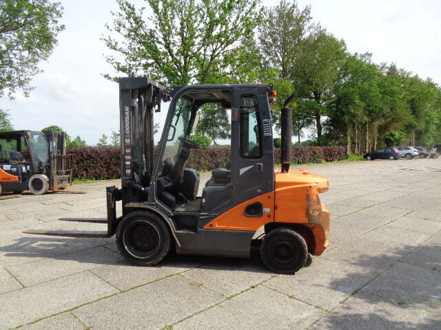 Doosan D35C-7 - 叉车:图5 Doosan D35C-7 - 叉车:图5