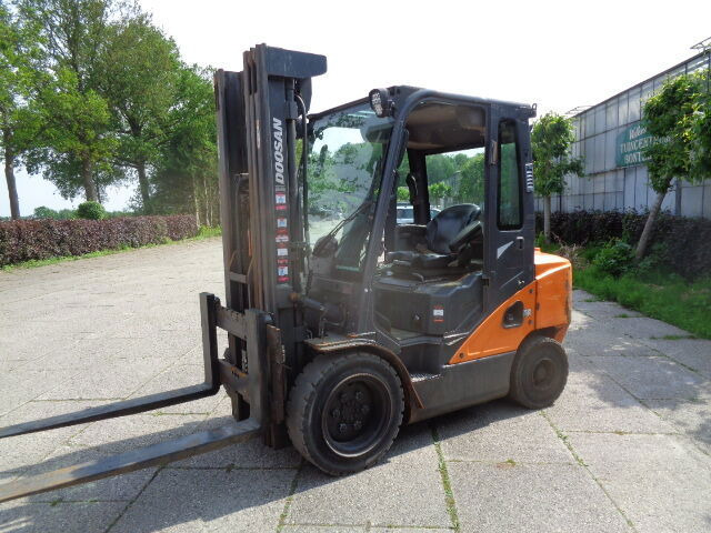 Doosan D35C-7 - 叉车:图4 Doosan D35C-7 - 叉车:图4