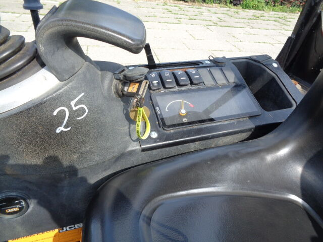 小型挖掘机 JCB 15C-1：图6