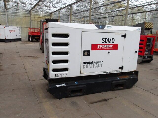SDMO R44 - 发电机组:图2 SDMO R44 - 发电机组:图2