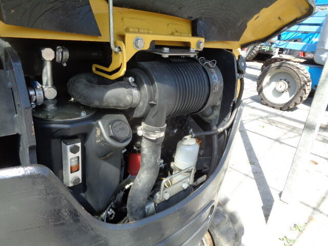 Yanmar SV22 - 小型挖掘机:图3 Yanmar SV22 - 小型挖掘机:图3