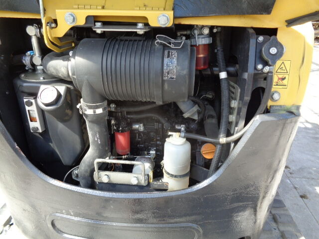 Yanmar SV22 - 小型挖掘机:图2 Yanmar SV22 - 小型挖掘机:图2