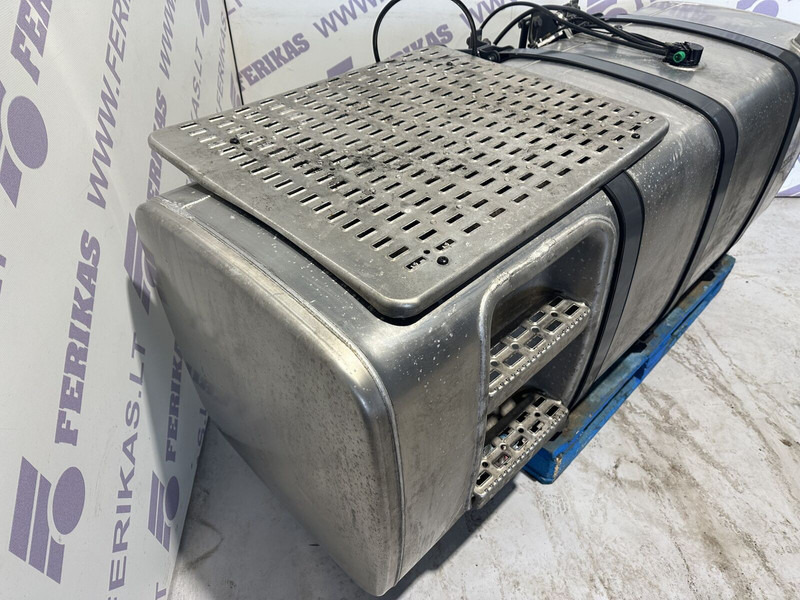 DAF 830L, fuel tank with brackets - 燃料箱 适用于 卡车:图3 DAF 830L, fuel tank with brackets - 燃料箱 适用于 卡车:图3