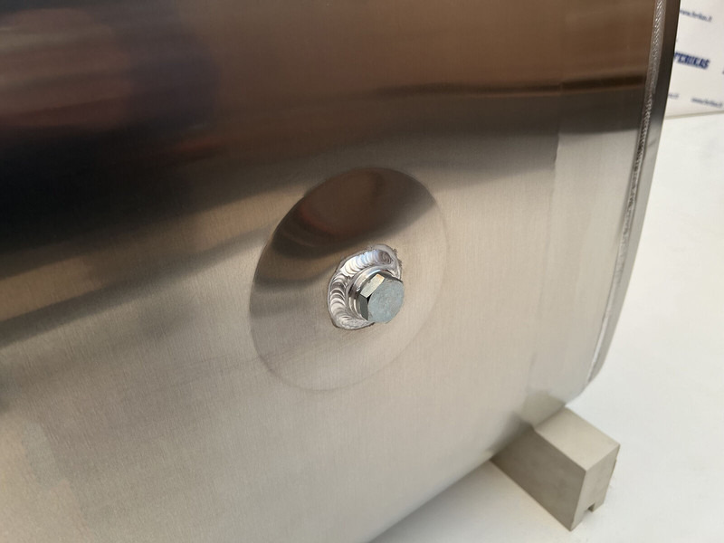 新的 燃料箱 适用于 卡车 Iveco New aluminum fuel tank 200L:图7 新的 燃料箱 适用于 卡车 Iveco New aluminum fuel tank 200L:图7