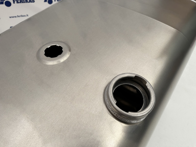 Iveco New aluminum fuel tank 350L - 燃料箱 适用于 卡车:图3 Iveco New aluminum fuel tank 350L - 燃料箱 适用于 卡车:图3