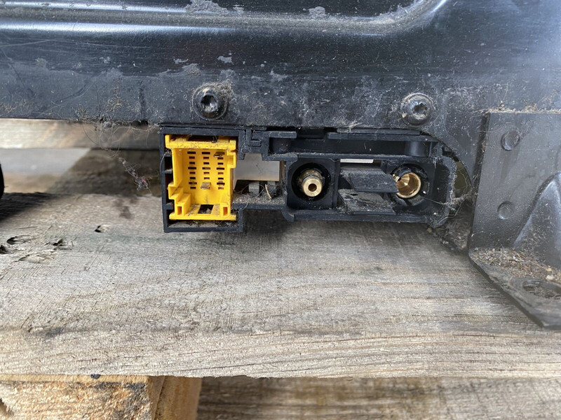 Mercedes-Benz Actros MP4 - 座椅 适用于 卡车:图4 Mercedes-Benz Actros MP4 - 座椅 适用于 卡车:图4