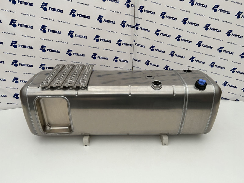 Mercedes-Benz Fuel tank 680L + 120L AdBlue - 燃料箱 适用于 卡车:图1 Mercedes-Benz Fuel tank 680L + 120L AdBlue - 燃料箱 适用于 卡车:图1