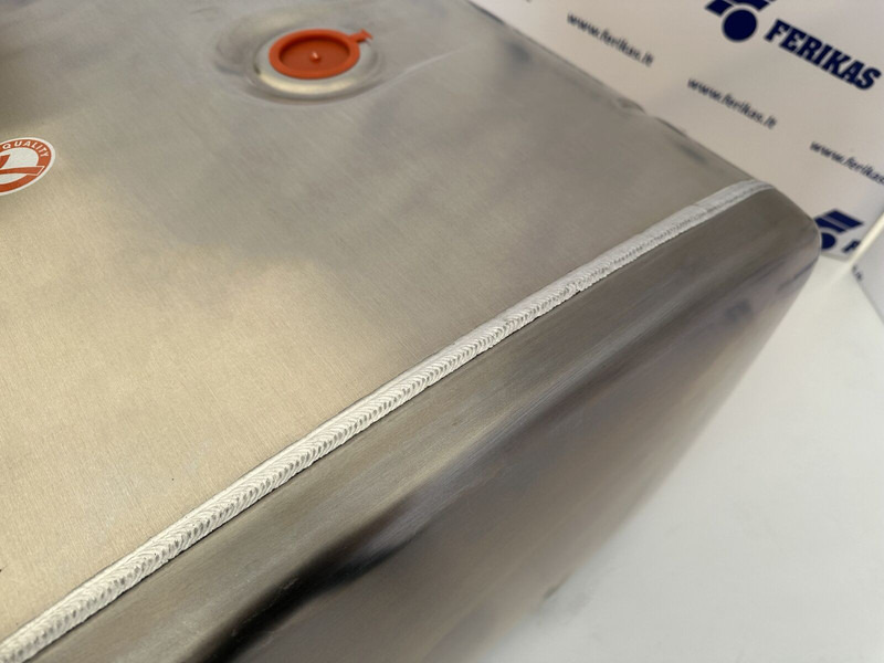 Mercedes-Benz New aluminum fuel tank 200L - 燃料箱 适用于 卡车:图5 Mercedes-Benz New aluminum fuel tank 200L - 燃料箱 适用于 卡车:图5