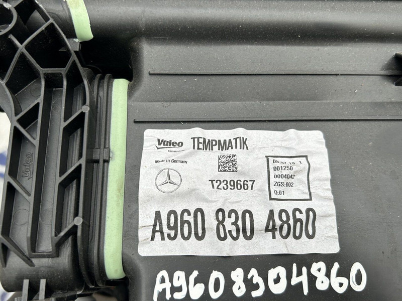 Mercedes-Benz air conditionioning heater system - 暖通系统 适用于 卡车:图5 Mercedes-Benz air conditionioning heater system - 暖通系统 适用于 卡车:图5