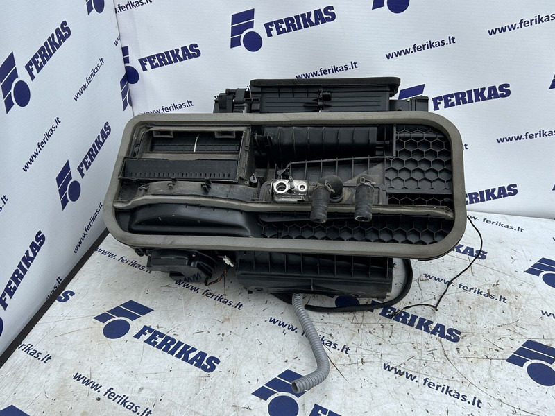 Mercedes-Benz air conditionioning heater system - 暖通系统 适用于 卡车:图1 Mercedes-Benz air conditionioning heater system - 暖通系统 适用于 卡车:图1