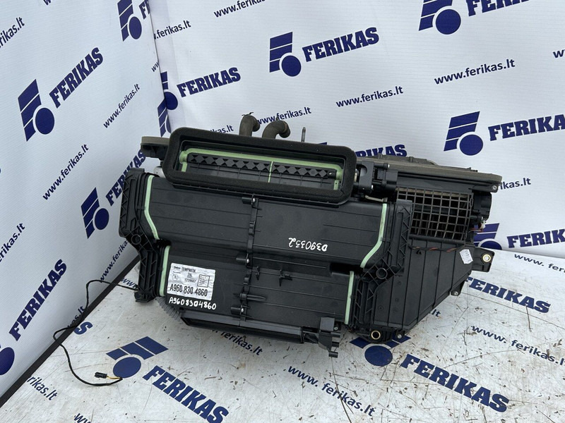 Mercedes-Benz air conditionioning heater system - 暖通系统 适用于 卡车:图2 Mercedes-Benz air conditionioning heater system - 暖通系统 适用于 卡车:图2