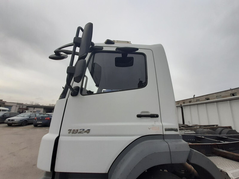 Mercedes-Benz - 车门及其零件 适用于 卡车:图1 Mercedes-Benz - 车门及其零件 适用于 卡车:图1