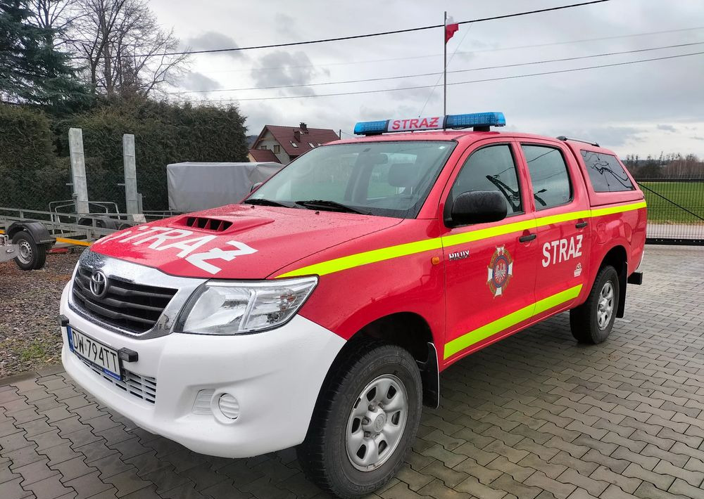 Toyota Hilux 2.5D 4x4, straż, strażacki, pożarniczy - 皮卡车:图2 Toyota Hilux 2.5D 4x4, straż, strażacki, pożarniczy - 皮卡车:图2