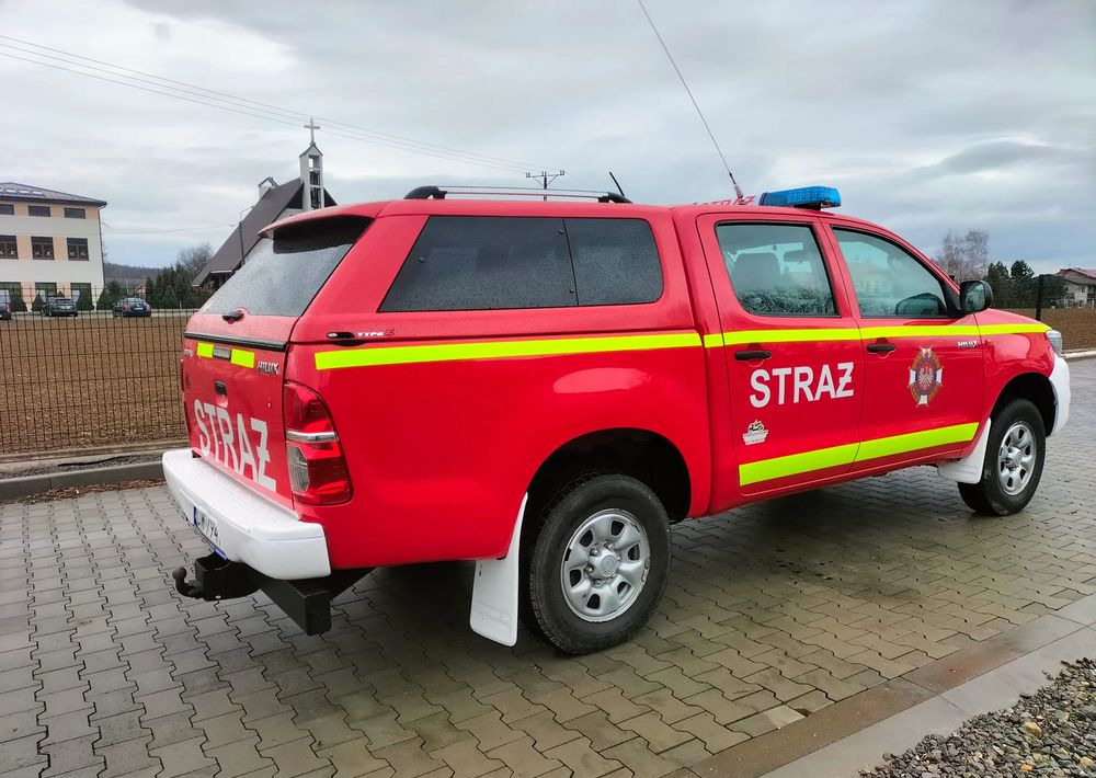 Toyota Hilux 2.5D 4x4, straż, strażacki, pożarniczy - 消防车, 皮卡车:图3 Toyota Hilux 2.5D 4x4, straż, strażacki, pożarniczy - 消防车, 皮卡车:图3