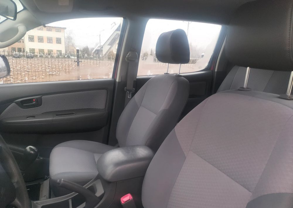 Toyota Hilux 2.5D 4x4, straż, strażacki, pożarniczy - 皮卡车:图5 Toyota Hilux 2.5D 4x4, straż, strażacki, pożarniczy - 皮卡车:图5