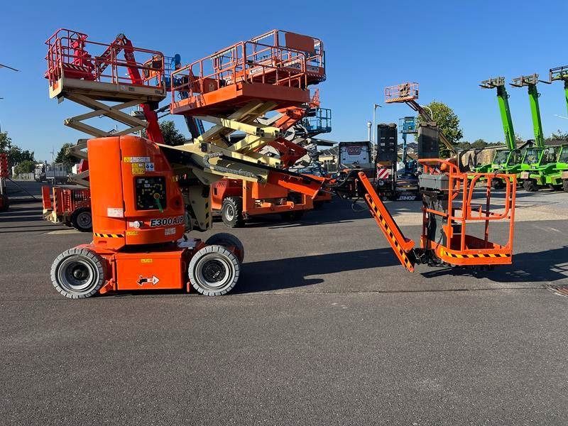 JLG E300 AJP elektro 11m (1791) - 铰接臂:图1 JLG E300 AJP elektro 11m (1791) - 铰接臂:图1