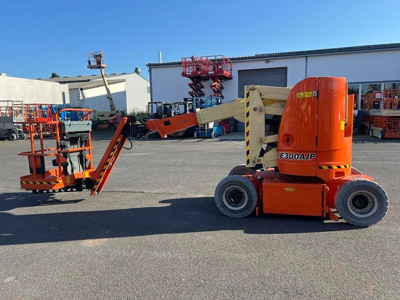 JLG E300 AJP elektro 11m (1791) - 铰接臂:图5 JLG E300 AJP elektro 11m (1791) - 铰接臂:图5