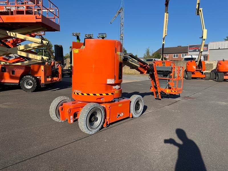 JLG E300 AJP elektro 11m (1791) - 铰接臂:图2 JLG E300 AJP elektro 11m (1791) - 铰接臂:图2