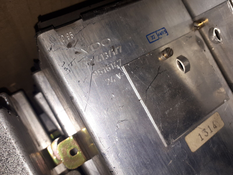 ECU MAN VDO A2C53044389 . 81.25805.7038 .412.413.1.2.：图7