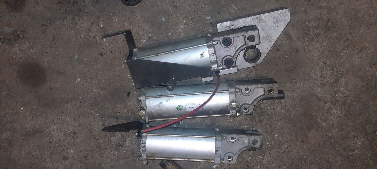 Scania mehanizm zakrytiya dverey Scania Omni Link - 车门及其零件 适用于 巴士:图1 Scania mehanizm zakrytiya dverey Scania Omni Link - 车门及其零件 适用于 巴士:图1
