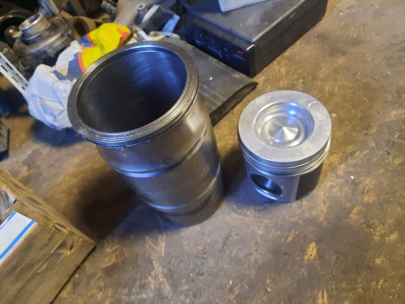 Scania - 发动机及其零件:图1 Scania - 发动机及其零件:图1