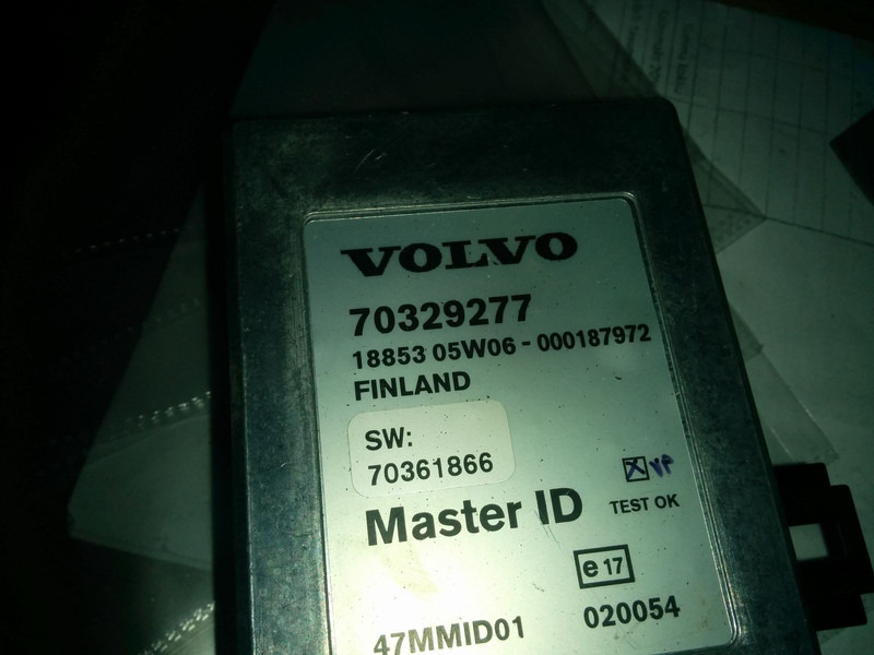 Volvo 70329277 / 70395975-P01 / 70361720-P01 / 70322237-P02 - ECU:图2 Volvo 70329277 / 70395975-P01 / 70361720-P01 / 70322237-P02 - ECU:图2