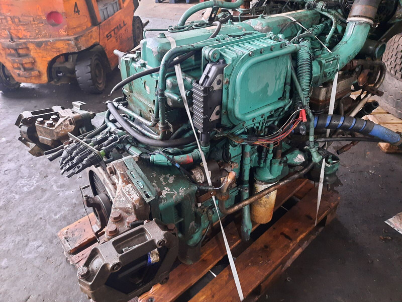 Volvo D7C-310 EC99 - 发动机:图2 Volvo D7C-310 EC99 - 发动机:图2