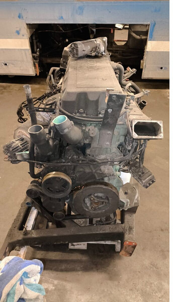 Volvo D9B380/ D9B-360 .G9A-300 D9B310. D9A.-340 - 发动机:图4 Volvo D9B380/ D9B-360 .G9A-300 D9B310. D9A.-340 - 发动机:图4
