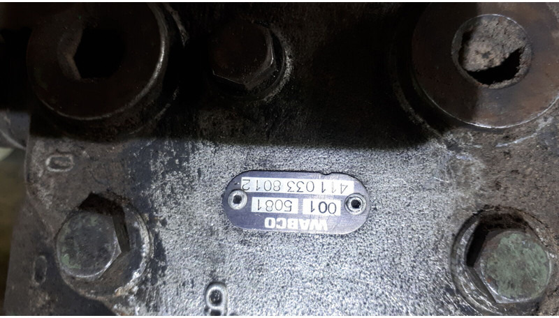 发动机及其零件 Volvo LK4918/ KZ 43326 . WABCO 4121008062:图16 发动机及其零件 Volvo LK4918/ KZ 43326 . WABCO 4121008062:图16