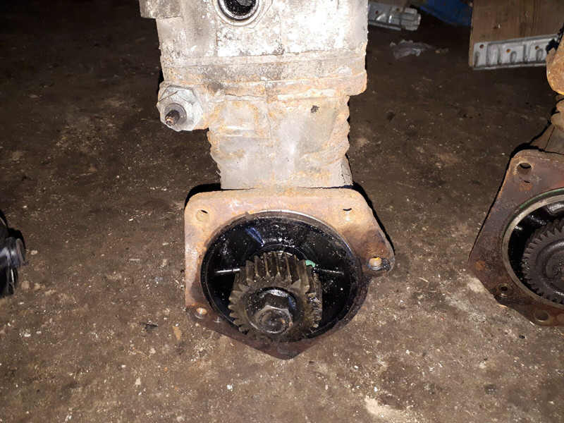 发动机及其零件 Volvo LK4918/ KZ 43326 . WABCO 4121008062:图20 发动机及其零件 Volvo LK4918/ KZ 43326 . WABCO 4121008062:图20