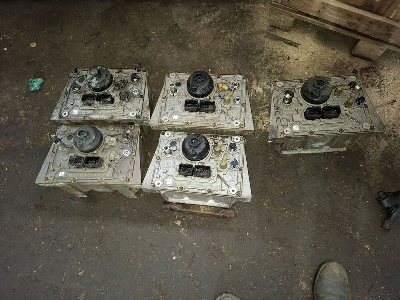 Volvo Помпа подкачки АБЛУ Б12 с подкачкой - 燃料过滤器:图1 Volvo Помпа подкачки АБЛУ Б12 с подкачкой - 燃料过滤器:图1