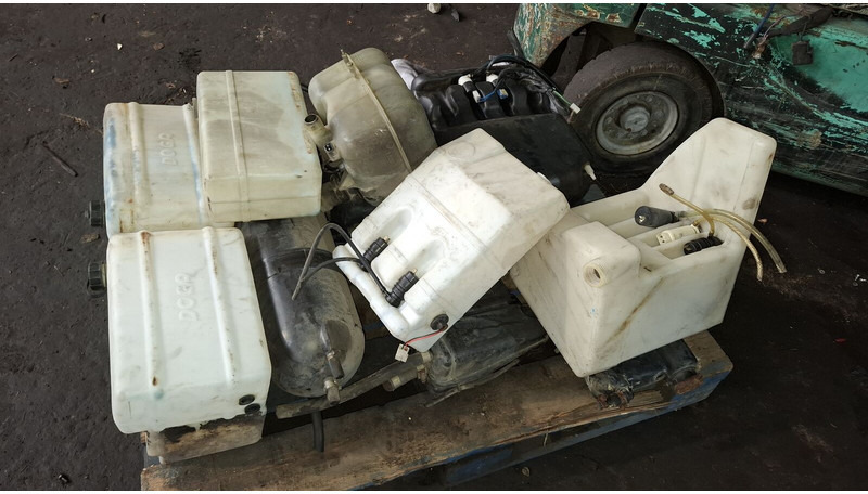 Volvo Scani - 膨胀水箱:图1 Volvo Scani - 膨胀水箱:图1