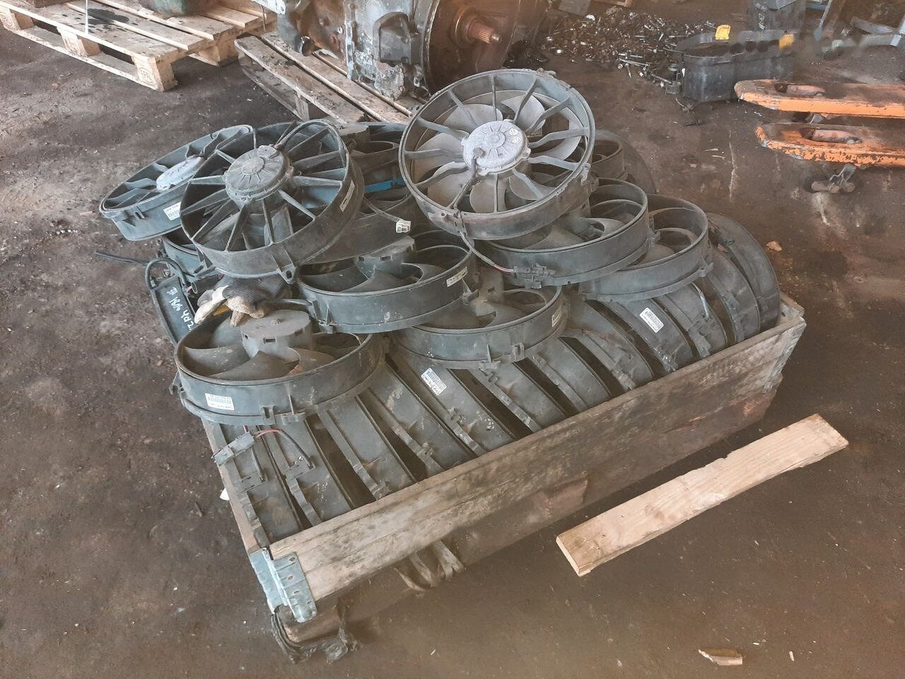 Volvo maslyanyy motor ventilyatora SAUER DANFOSS C19.2L00888\174 Scania Omni Siti - Link/ Volvo B12 / b 10. - 风扇 适用于 巴士:图1 Volvo maslyanyy motor ventilyatora SAUER DANFOSS C19.2L00888\174 Scania Omni Siti - Link/ Volvo B12 / b 10. - 风扇 适用于 巴士:图1