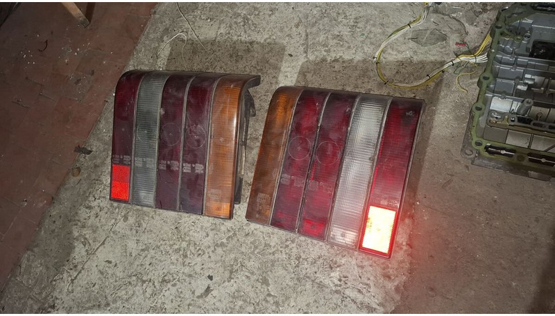 Volvo - 转向灯:图3 Volvo - 转向灯:图3