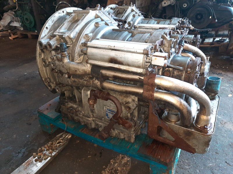 ZF 6HP604C .6HP502C. 6HP552C .6HP602C. 6HP592C. 6HP504C .6HP604C. 6 - 变速箱:图4 ZF 6HP604C .6HP502C. 6HP552C .6HP602C. 6HP592C. 6HP504C .6HP604C. 6 - 变速箱:图4