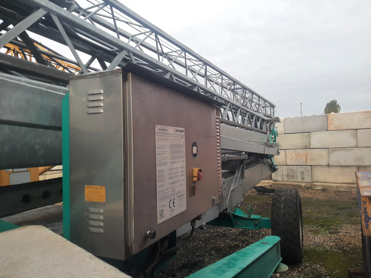 Cattaneo CM 82S4 - 快速架设起重机:图2 Cattaneo CM 82S4 - 快速架设起重机:图2