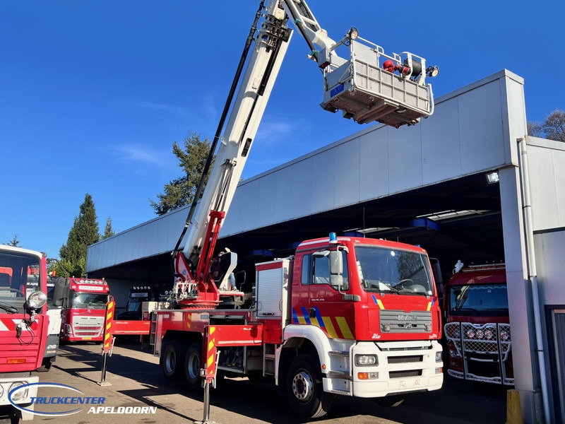 MAN TGA 26.350 Magirus ALP 320L = 32 meter, Waterpump, 6x4, Steel springs - 消防车:图2 MAN TGA 26.350 Magirus ALP 320L = 32 meter, Waterpump, 6x4, Steel springs - 消防车:图2