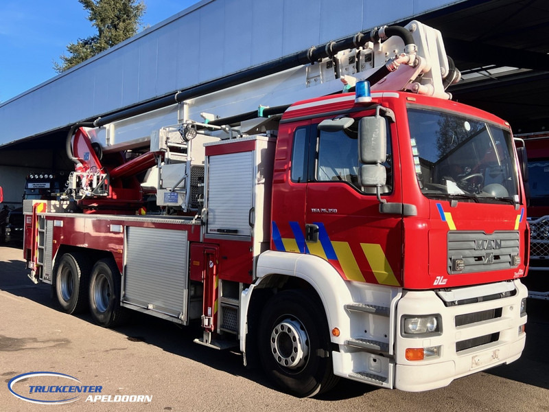 MAN TGA 26.350 Magirus ALP 320L = 32 meter, Waterpump, 6x4, Steel springs - 消防车:图3 MAN TGA 26.350 Magirus ALP 320L = 32 meter, Waterpump, 6x4, Steel springs - 消防车:图3