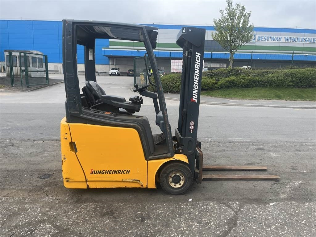 Jungheinrich EFG215 - 电动叉车:图4 Jungheinrich EFG215 - 电动叉车:图4