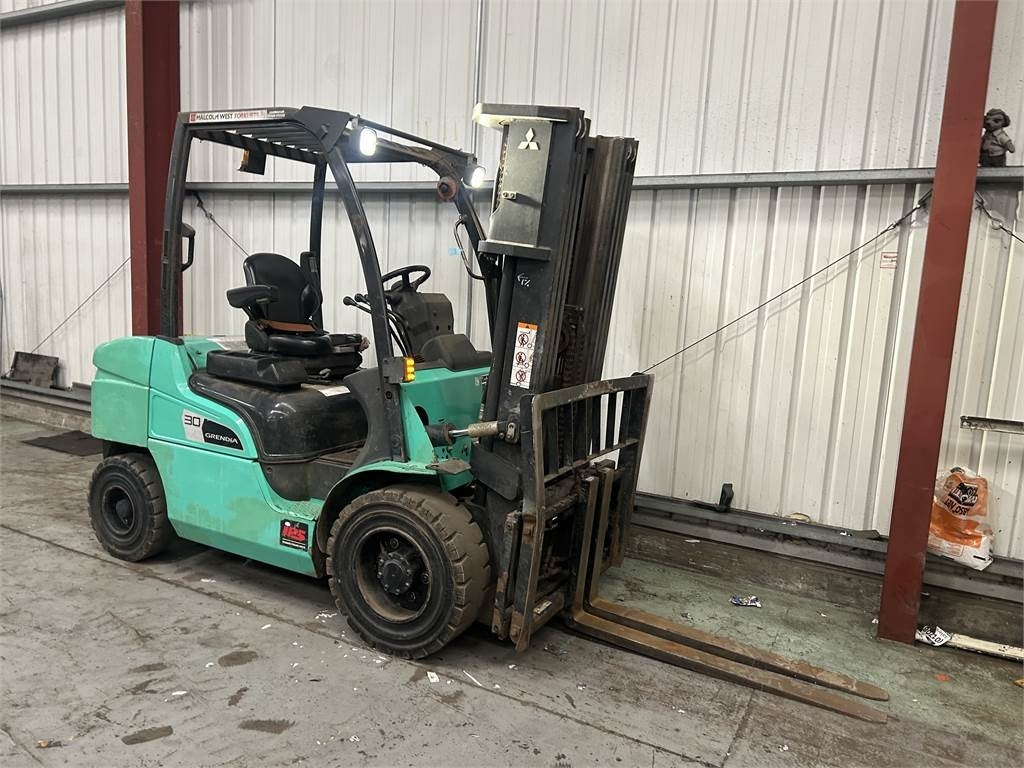 Mitsubishi FD30NT - 柴油叉车:图4 Mitsubishi FD30NT - 柴油叉车:图4