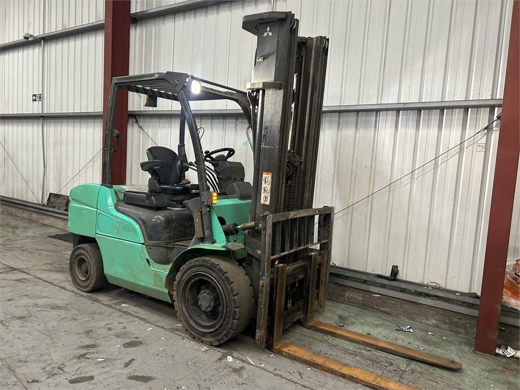 Mitsubishi FD35NT - 柴油叉车:图4 Mitsubishi FD35NT - 柴油叉车:图4