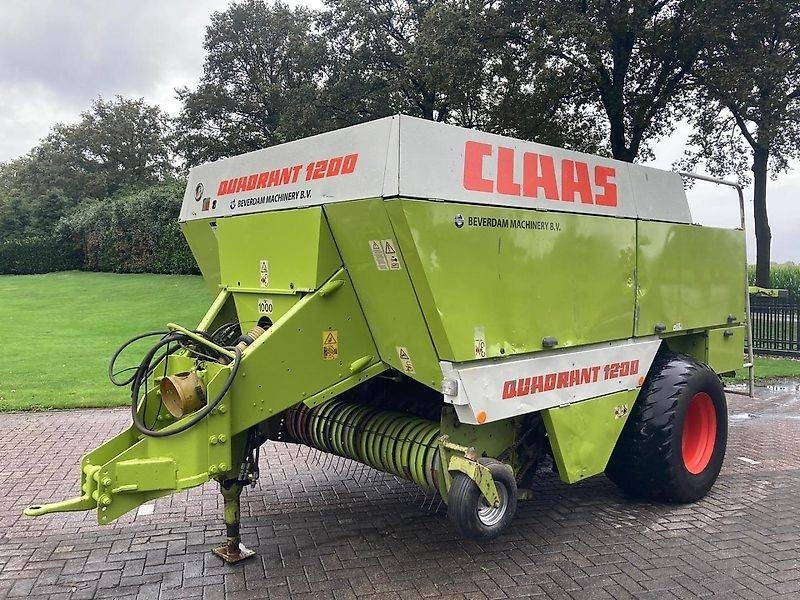 Claas Quadrant 1200 - 方形打包机:图1 Claas Quadrant 1200 - 方形打包机:图1