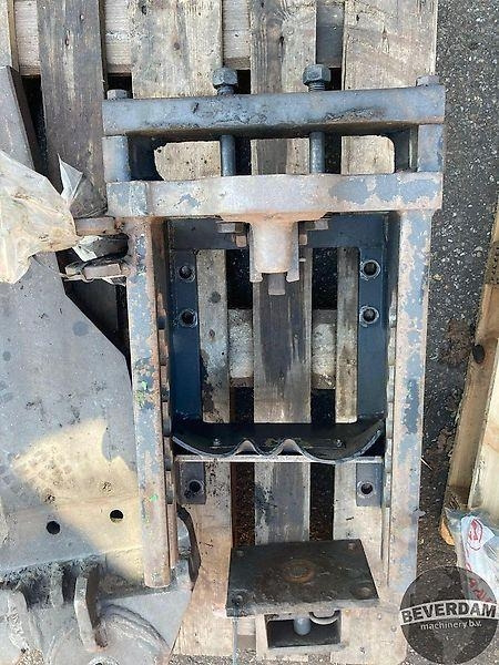 New Holland Trekhaakframe + trekhaken - 拖拉机:图1 New Holland Trekhaakframe + trekhaken - 拖拉机:图1