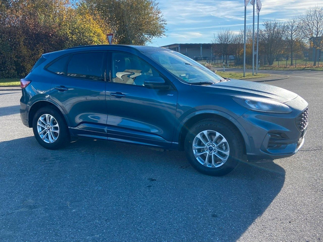 Ford Kuga Plug-In Hybrid ST-Line X - 越野车:图3 Ford Kuga Plug-In Hybrid ST-Line X - 越野车:图3