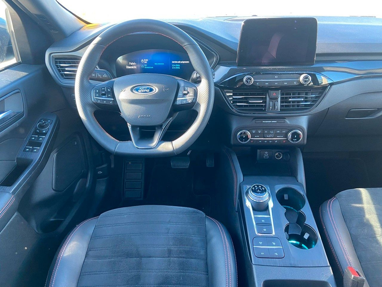 Ford Kuga Plug-In Hybrid ST-Line X - 越野车:图2 Ford Kuga Plug-In Hybrid ST-Line X - 越野车:图2