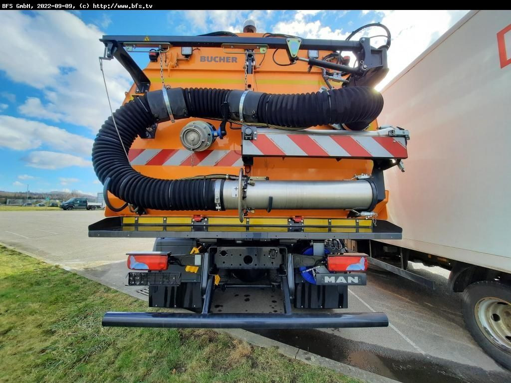 MAN TGS 18.420 4X2 BL Bucher OF 8000 TWIN beidseitig - 道路清扫机:图3 MAN TGS 18.420 4X2 BL Bucher OF 8000 TWIN beidseitig - 道路清扫机:图3