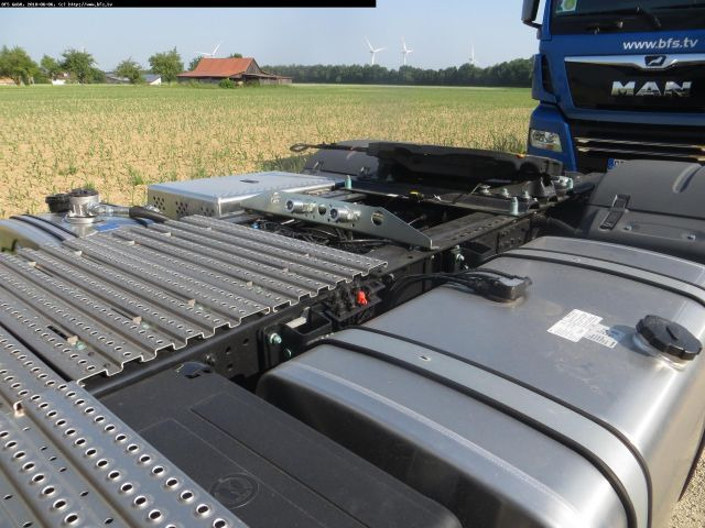 MAN TGX 18.460 4x2 LLS Kipphydraulik, Kompressor MAN TGX 18.460 4x2 LLS Kipphydraulik, Kompressor - 牵引车:图3 MAN TGX 18.460 4x2 LLS Kipphydraulik, Kompressor MAN TGX 18.460 4x2 LLS Kipphydraulik, Kompressor - 牵引车:图3