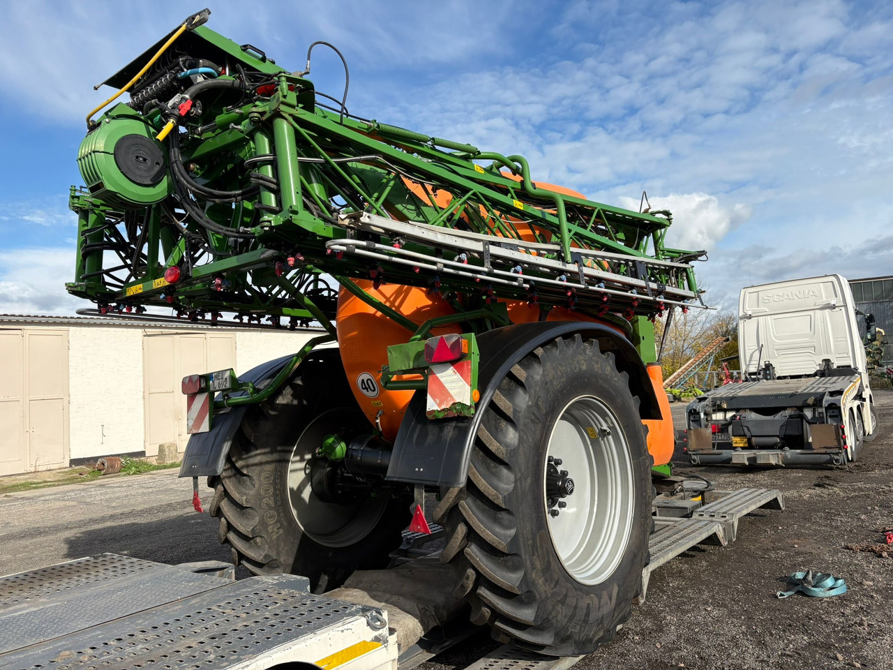 AMAZONE UX 6200 36m GPS - 牵引式喷雾机:图5 AMAZONE UX 6200 36m GPS - 牵引式喷雾机:图5