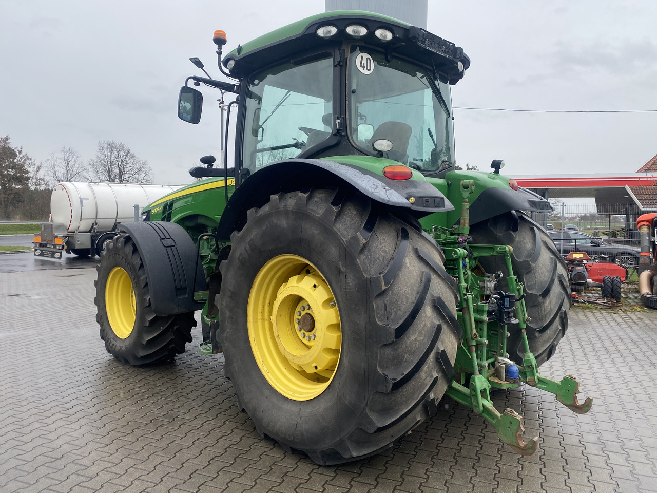 John Deere 8335 R AutoPower 50 km/h 370 PS - 拖拉机:图5 John Deere 8335 R AutoPower 50 km/h 370 PS - 拖拉机:图5