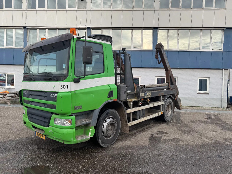 DAF CF 75.310 4X2 HYVALIFT SKIPLOADER MANUAL GEAR FULL STEEL - 箕斗装载车:图5 DAF CF 75.310 4X2 HYVALIFT SKIPLOADER MANUAL GEAR FULL STEEL - 箕斗装载车:图5